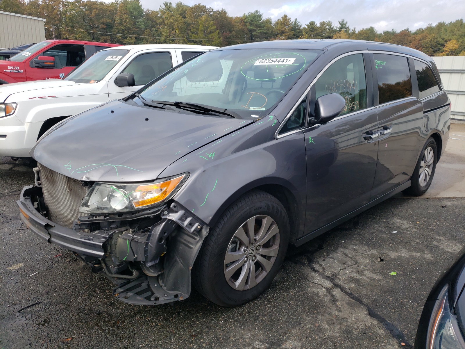 Photo 2 from auction – 2016 HONDA ODYSSEY EX with VIN 5FNRL5H61GB008527