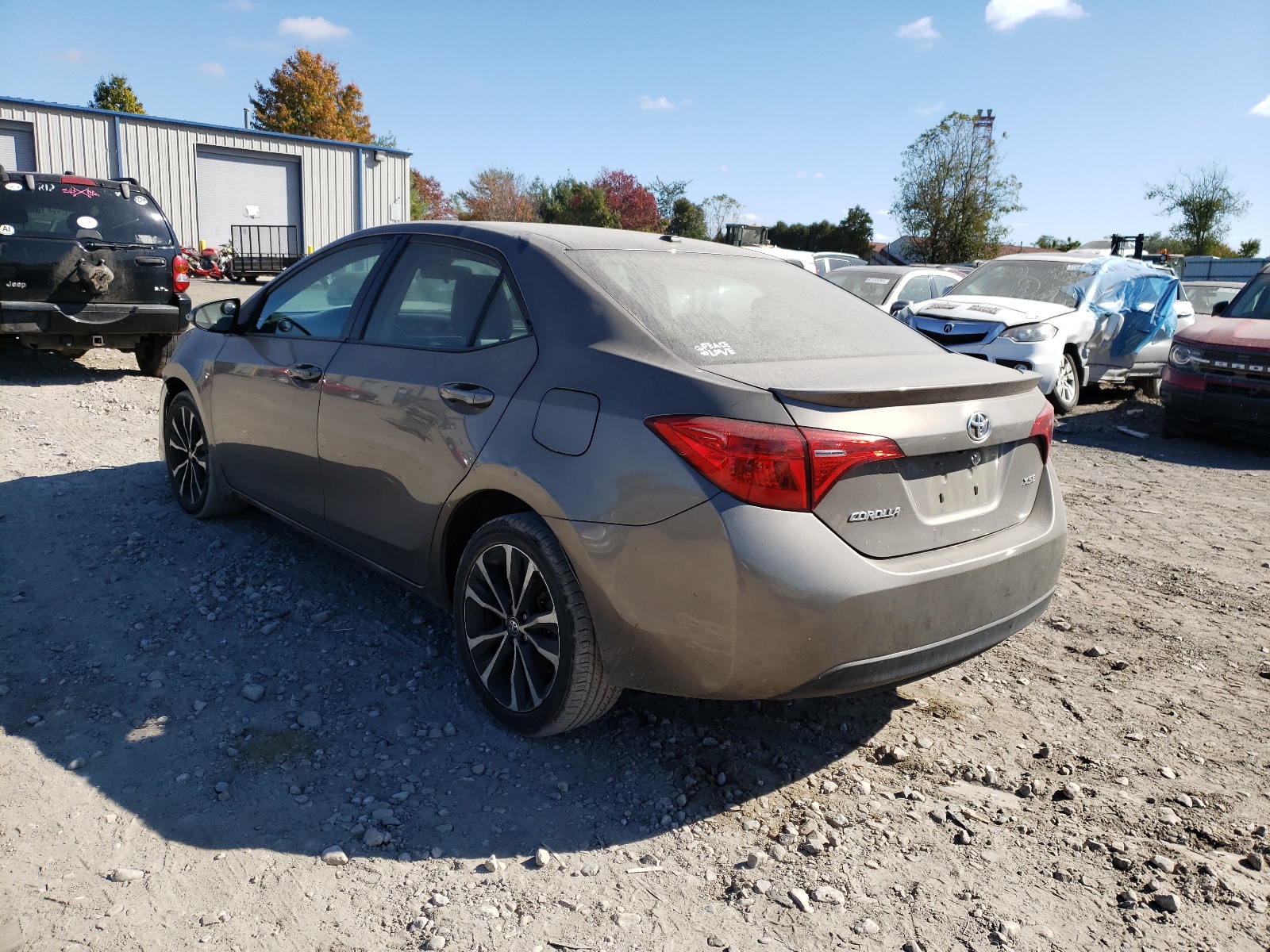 Photo 3 from auction – 2017 TOYOTA COROLLA L with VIN 2T1BURHE1HC915555