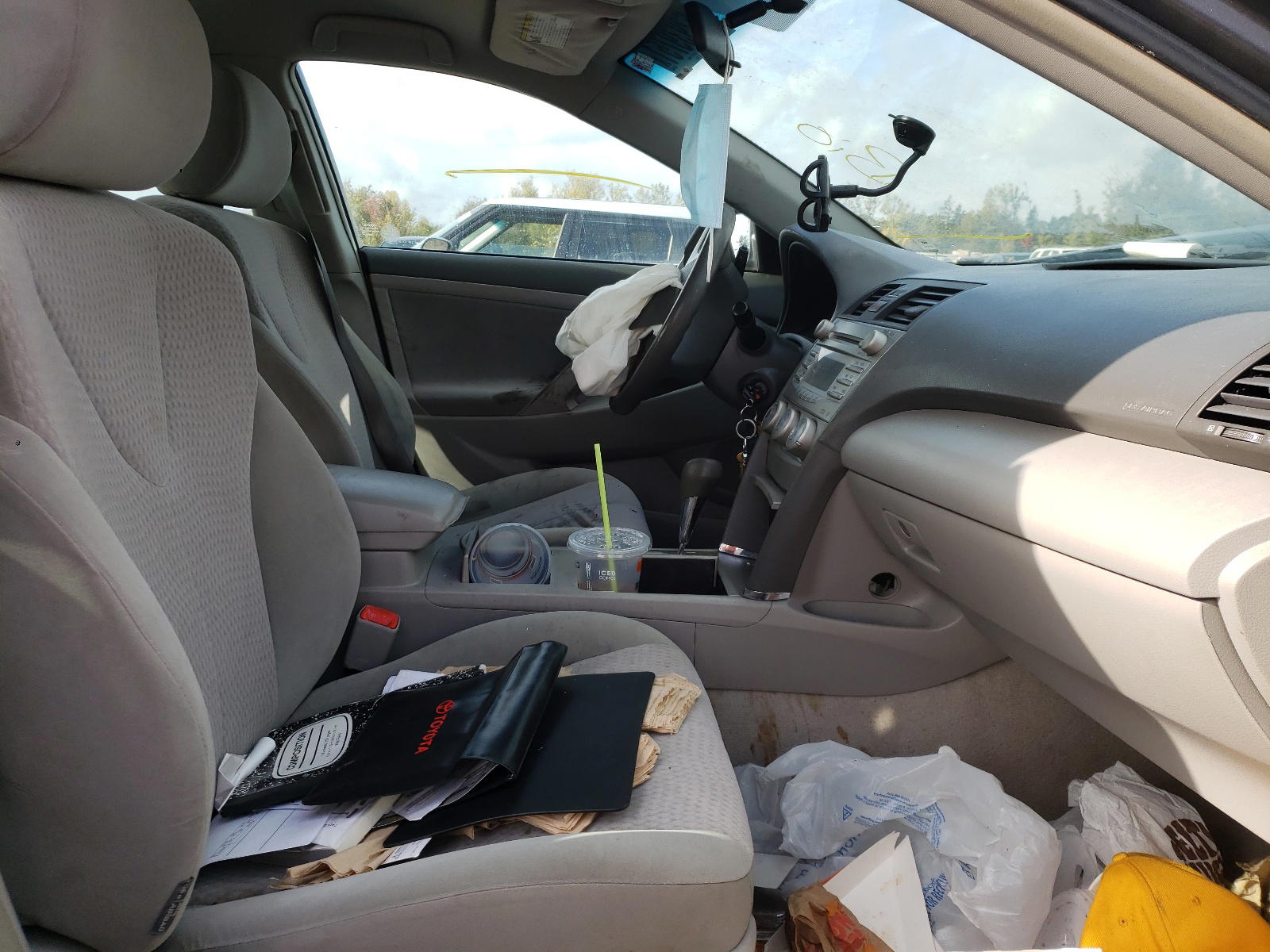 Photo 5 from auction – 2011 TOYOTA CAMRY BASE with VIN 4T1BF3EK1BU136034