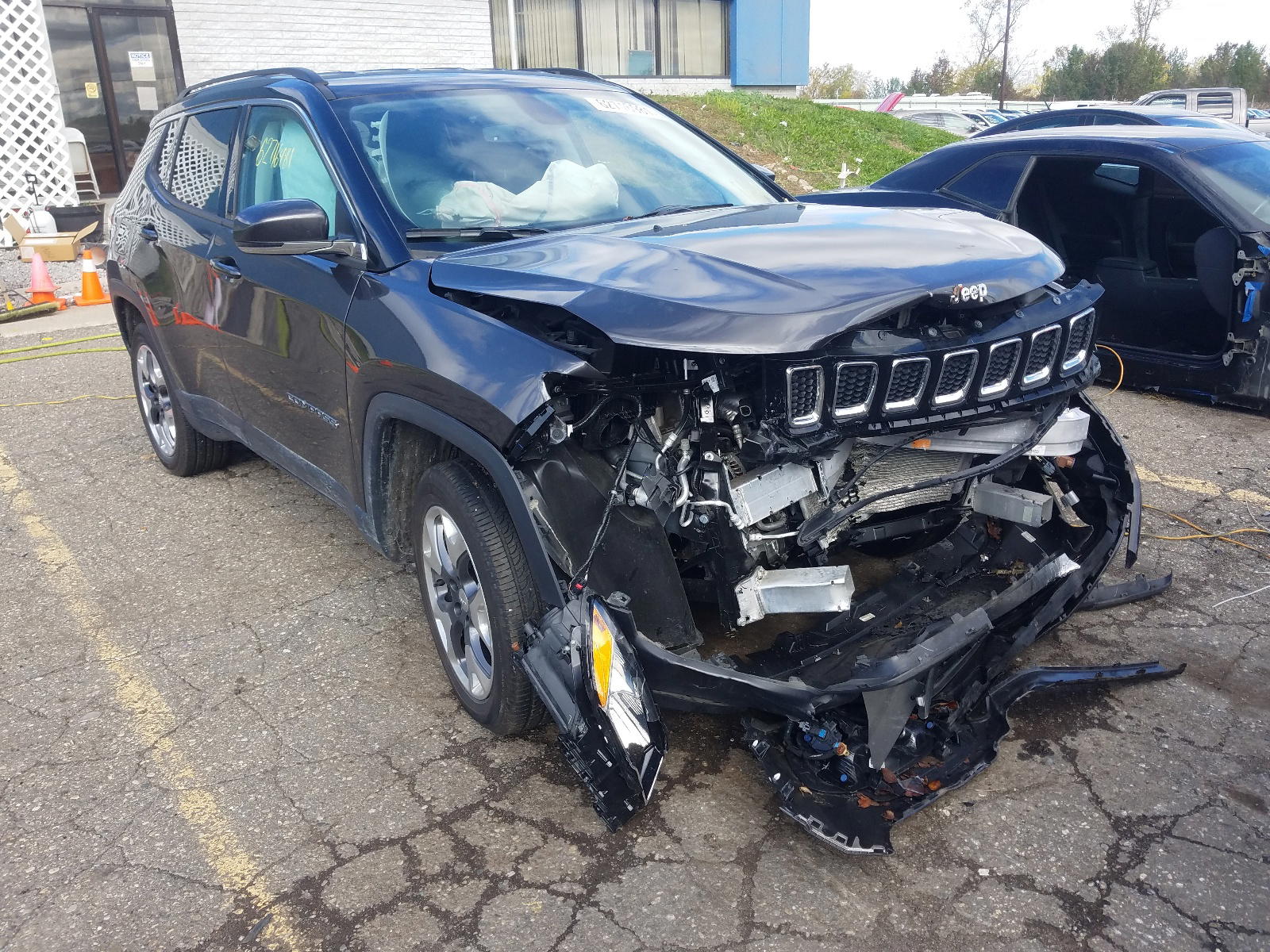 JEEP COMPASS LI 2020 with VIN 3C4NJDCB6LT234044 - Photo from auction