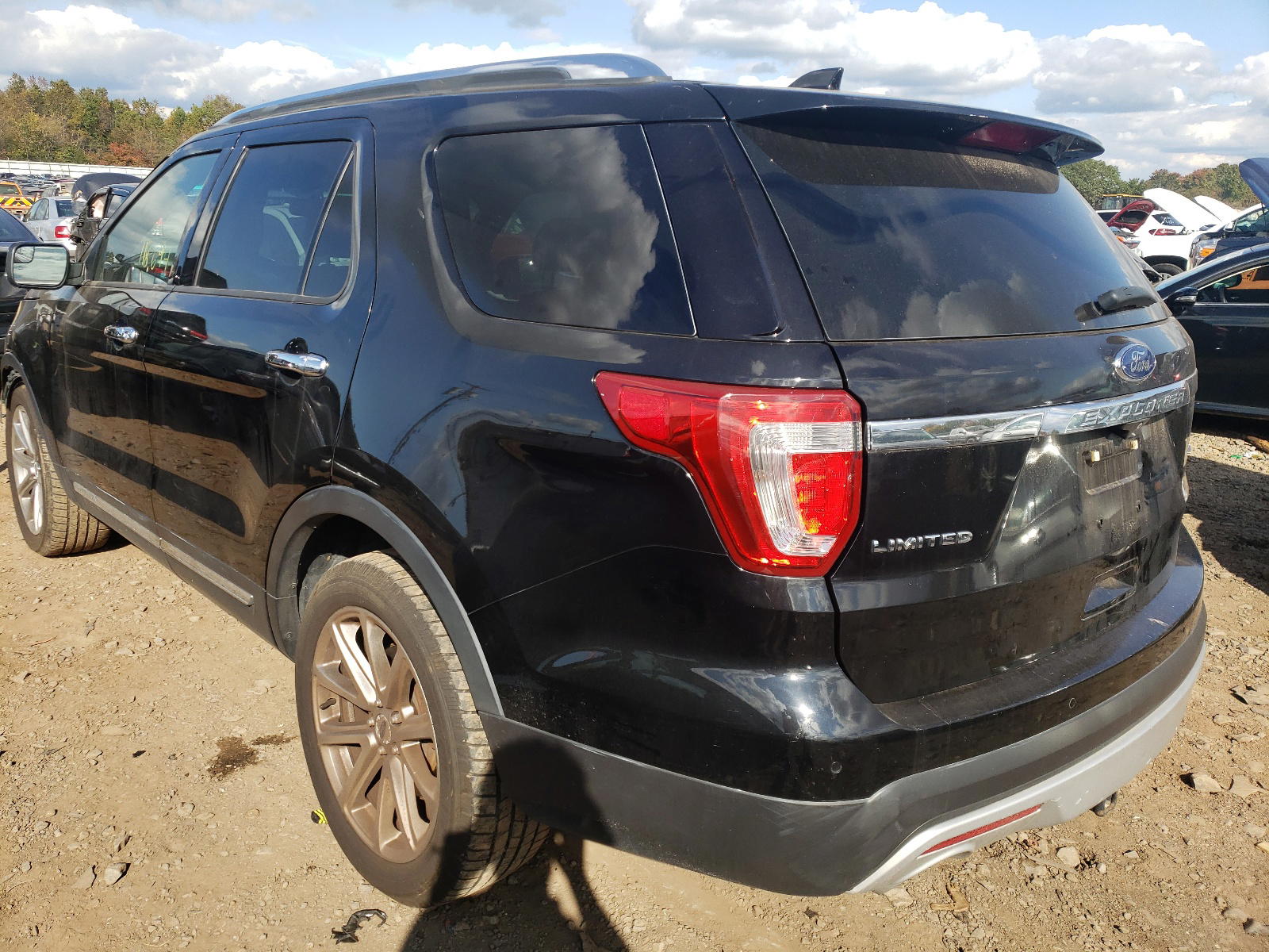 Photo 3 from auction – 2016 FORD EXPLORER L with VIN 1FM5K8F88GGA87963