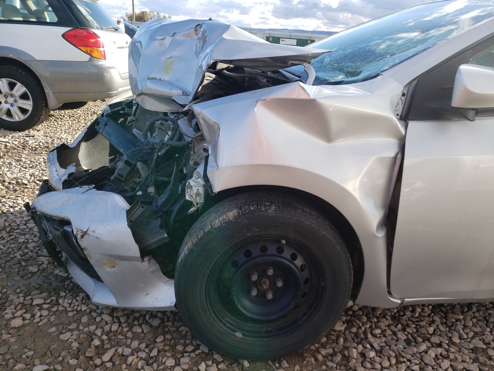 Photo 9 from auction – 2014 TOYOTA COROLLA L with VIN 5YFBURHE9EP098847