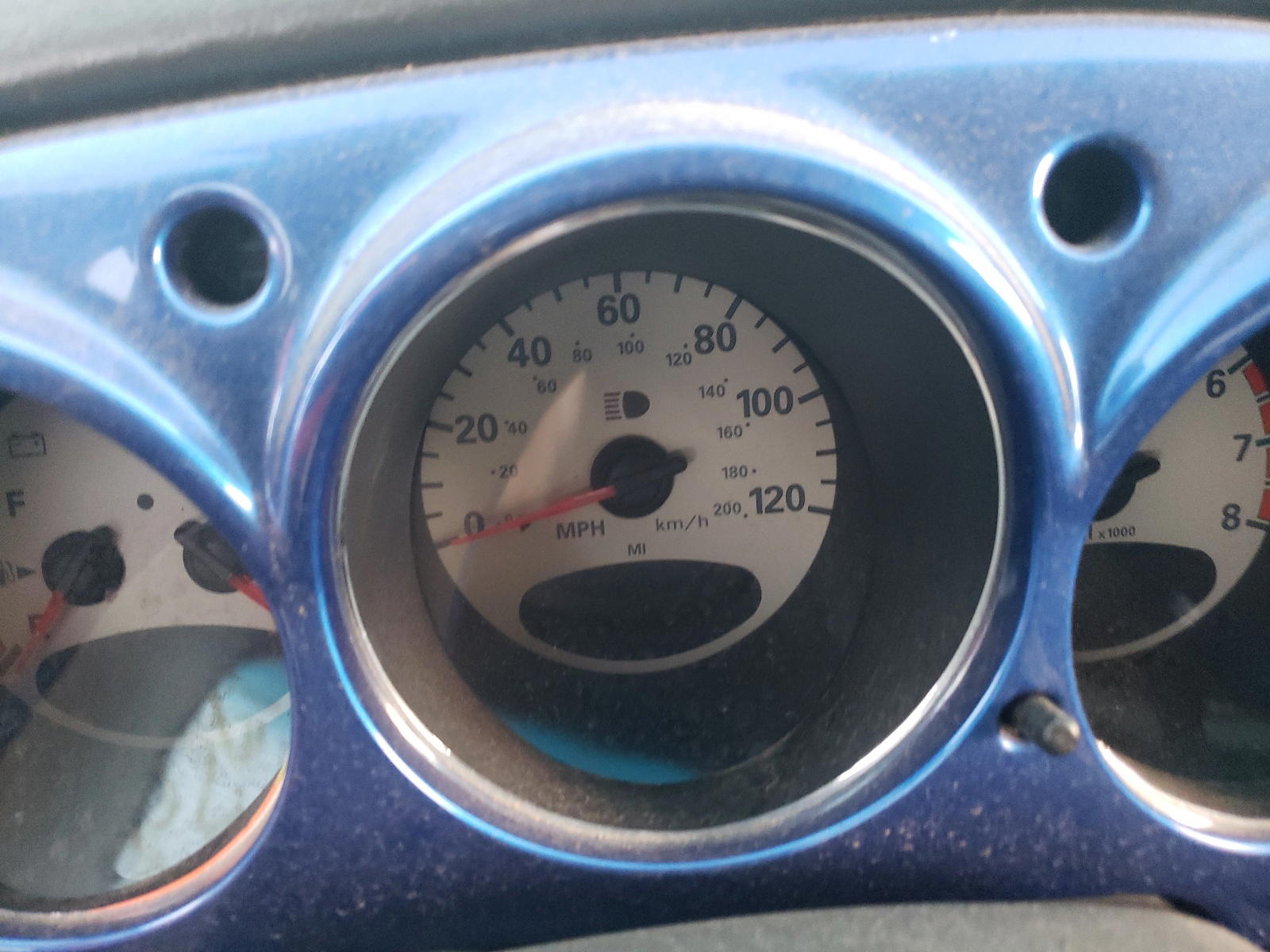 Photo 8 from auction – 2003 CHRYSLER PT CRUISER with VIN 3C8FY68B03T632837