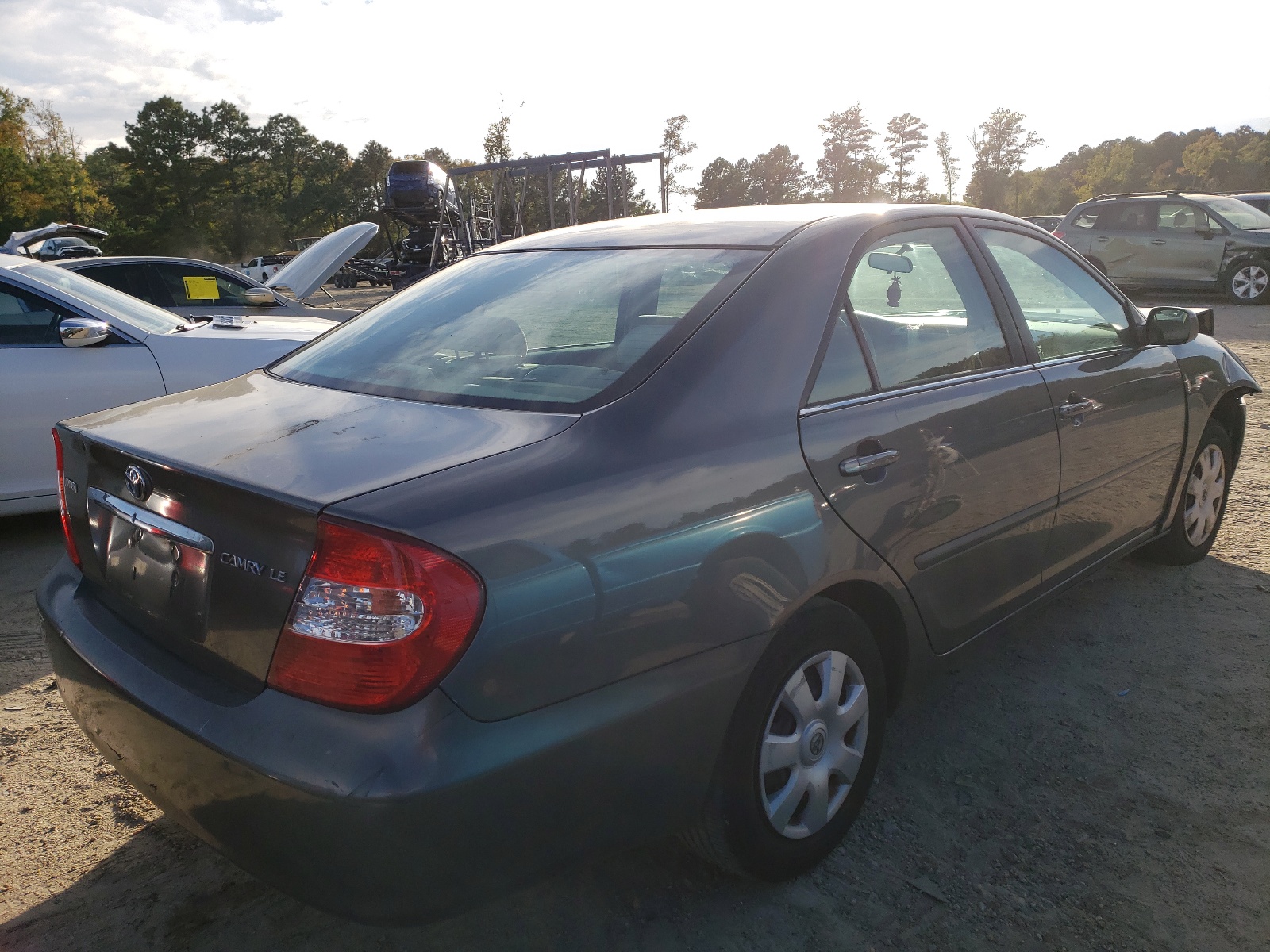 Photo 4 from auction – 2004 TOYOTA CAMRY LE with VIN 4T1BE32K74U933981