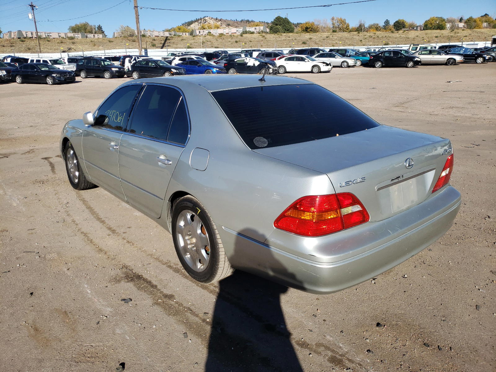 Photo 3 from auction – 2001 LEXUS LS 430 with VIN JTHBN30F310043036