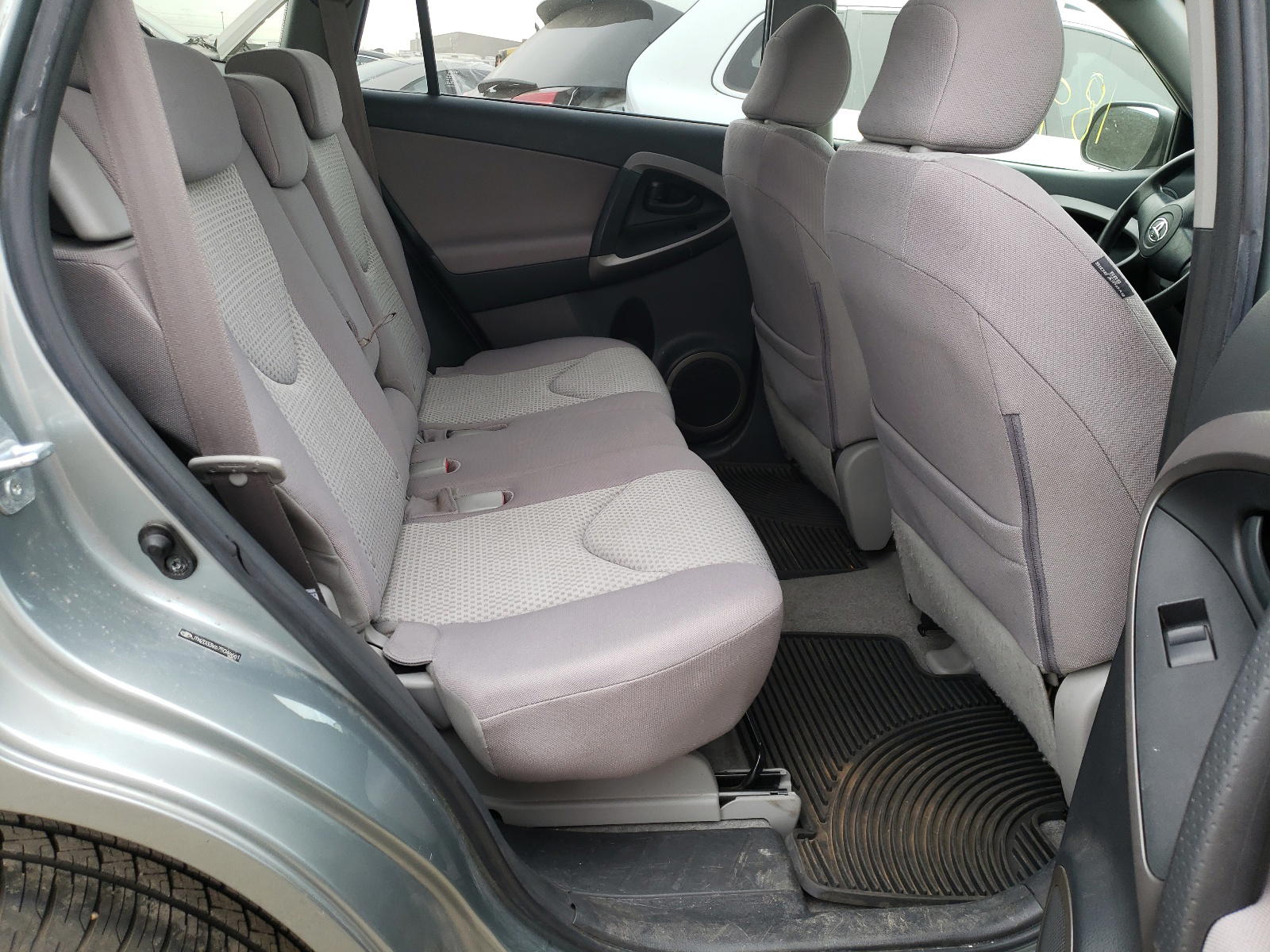 Photo 6 from auction – 2007 TOYOTA RAV4 with VIN JTMZD33V675046661