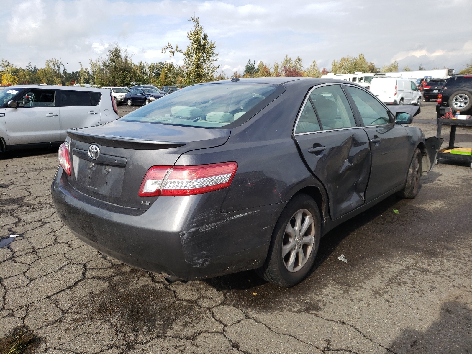 Zdjęcie 4 z aukcji – 2011 TOYOTA CAMRY BASE z VIN 4T1BF3EK1BU136034
