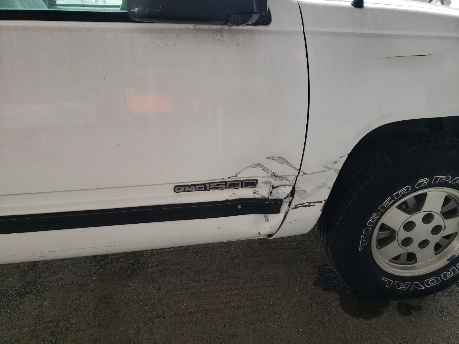 Photo 9 from auction – 1998 GMC SIERRA C15 with VIN 1GTEC14M3WZ850130