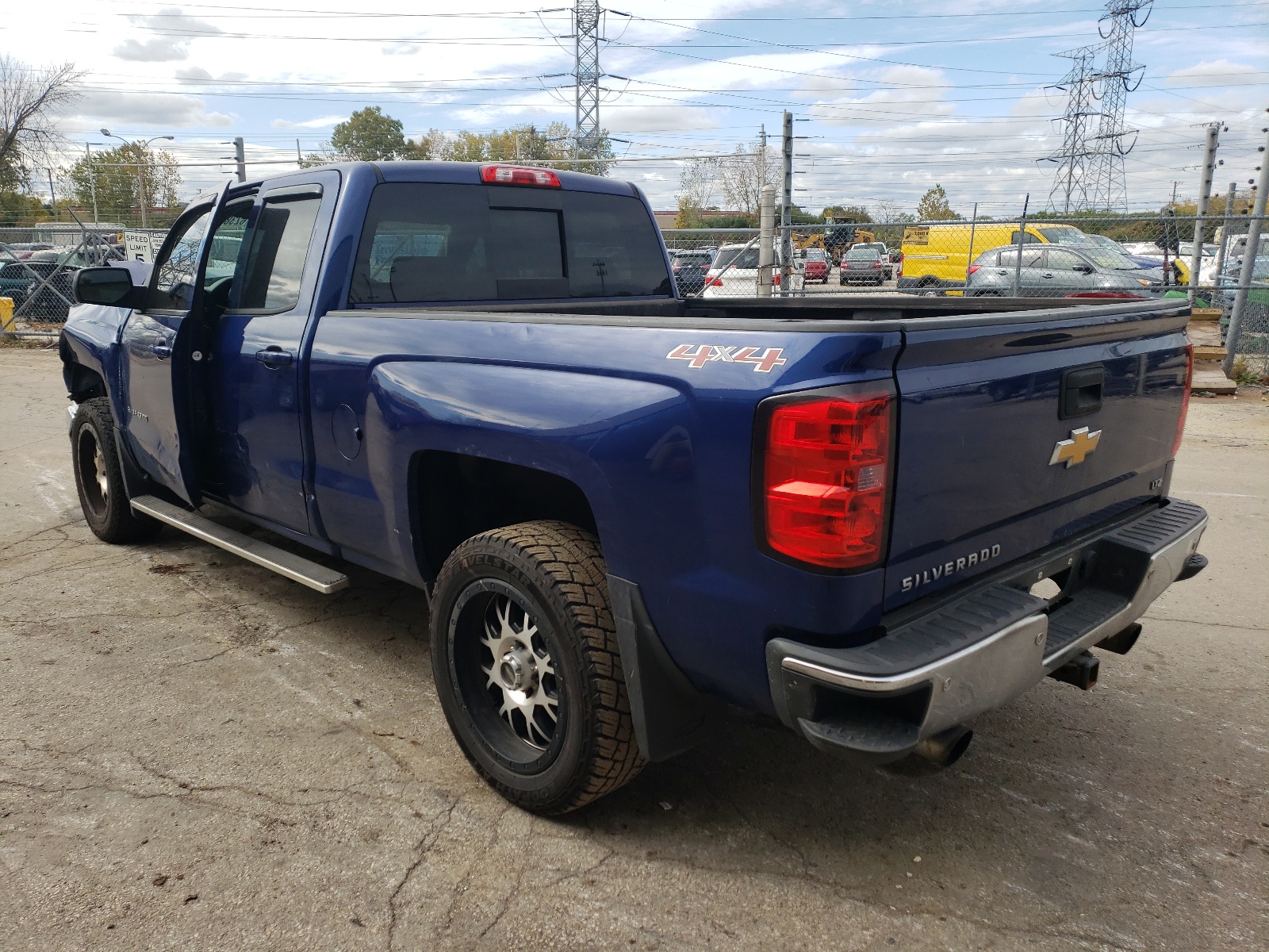 Photo 3 from auction – 2014 CHEVROLET SILVERADO with VIN 1GCVKREC8EZ130926