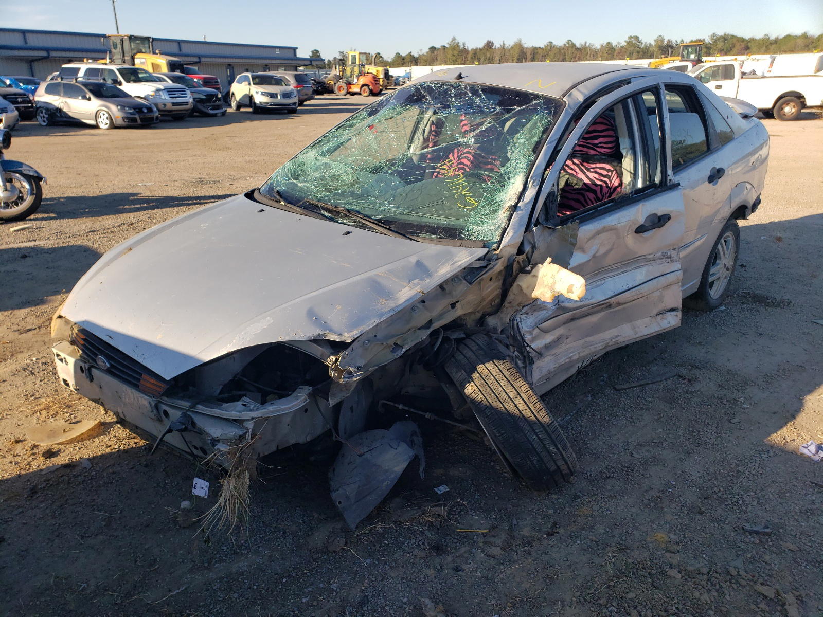 Photo 9 from auction – 2001 FORD FOCUS S with VIN 1FAFP34341W106158