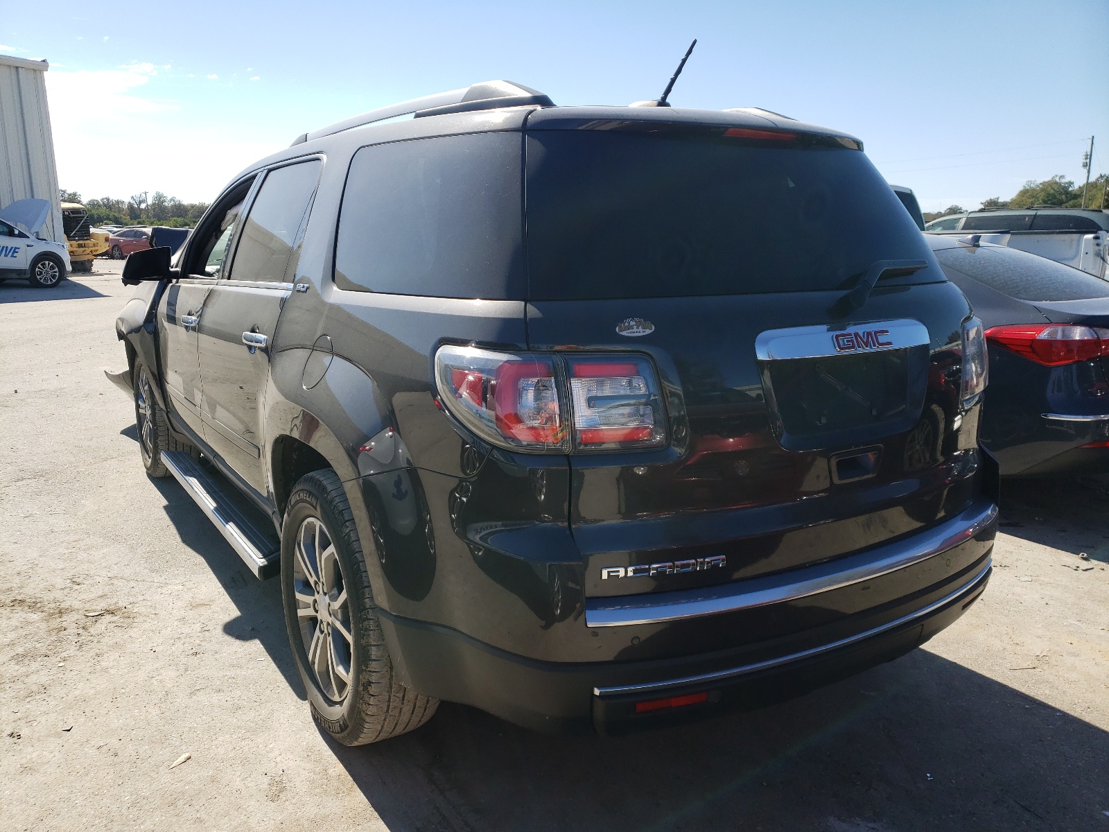 Photo 3 from auction – 2016 GMC ACADIA SLT with VIN 1GKKRRKD9GJ221141
