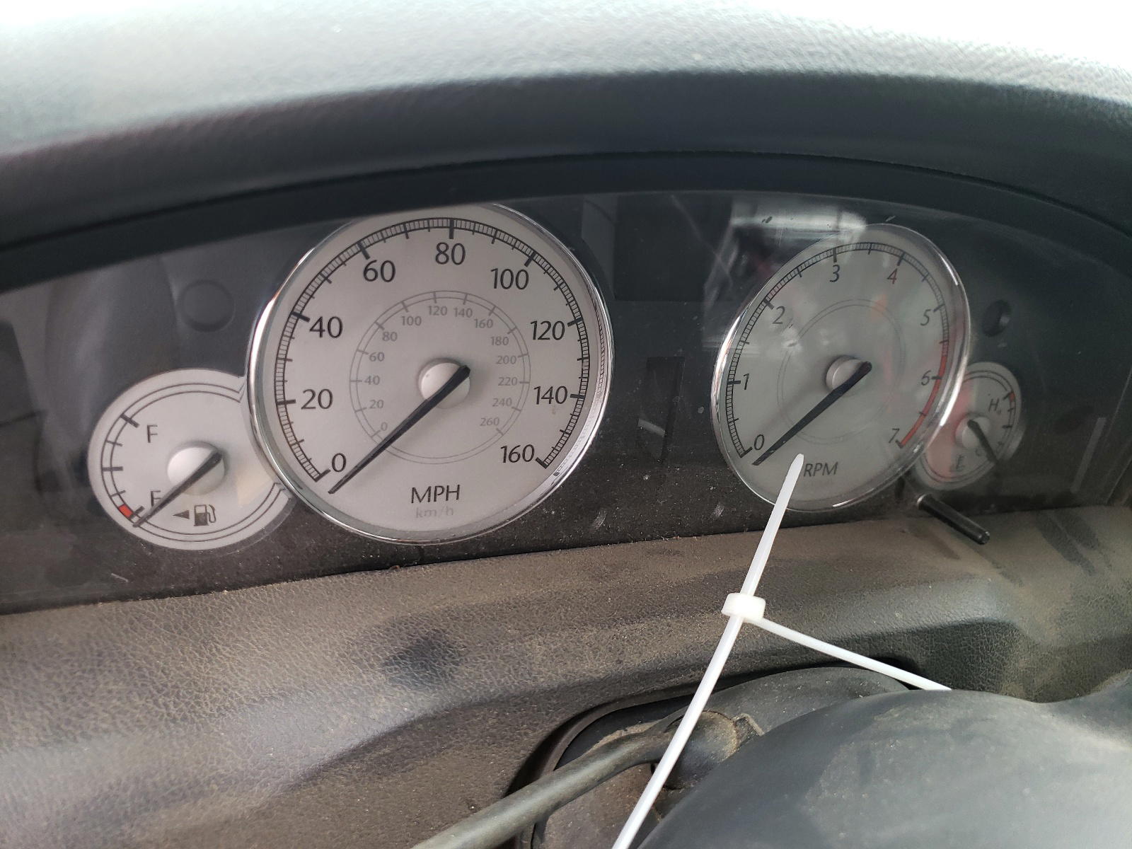 Photo 8 from auction – 2006 CHRYSLER 300C with VIN 2C3KA63H76H375970