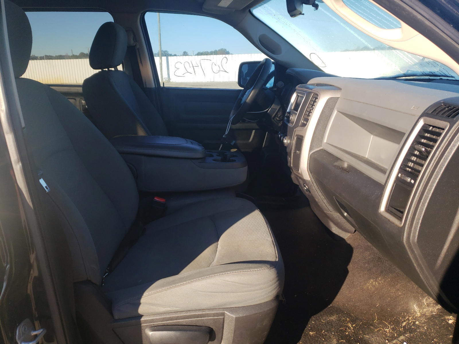 Photo 5 from auction – 2014 RAM 1500 ST with VIN 1C6RR6KT5ES233656