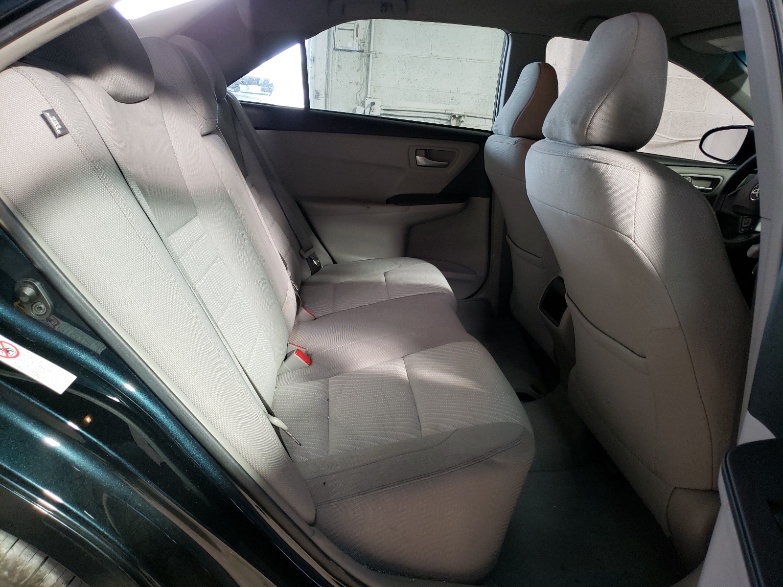Photo 6 from auction – 2016 TOYOTA CAMRY HYBR with VIN 4T1BF1FK7GU543074