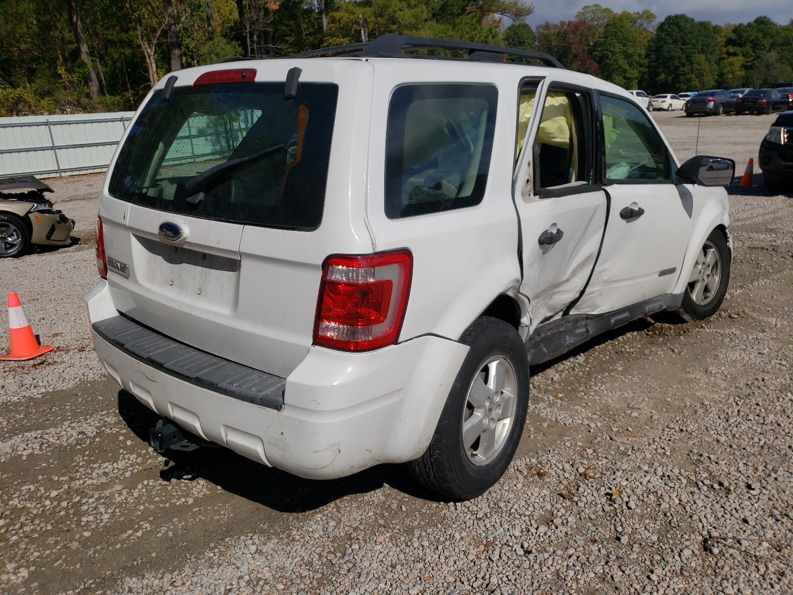 Photo 4 from auction – 2008 FORD ESCAPE XLS with VIN 1FMCU02Z78KB01013