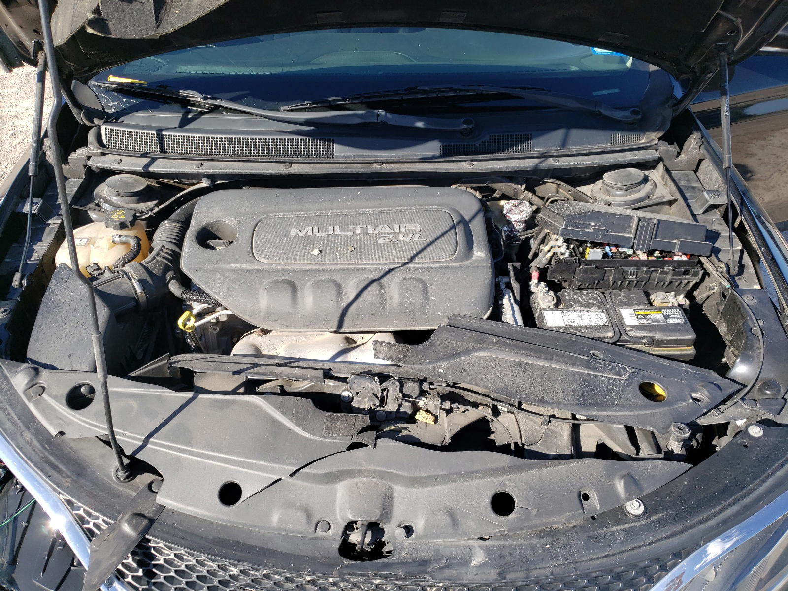 Photo 7 from auction – 2015 CHRYSLER 200 LIMITE with VIN 1C3CCCABXFN652338