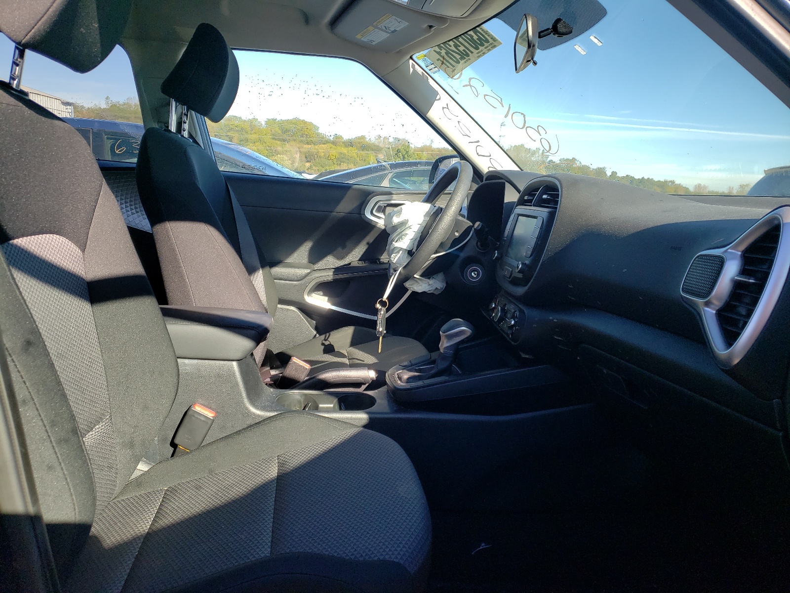 Photo 5 from auction – 2020 KIA SOUL LX with VIN KNDJ23AUXL7077536