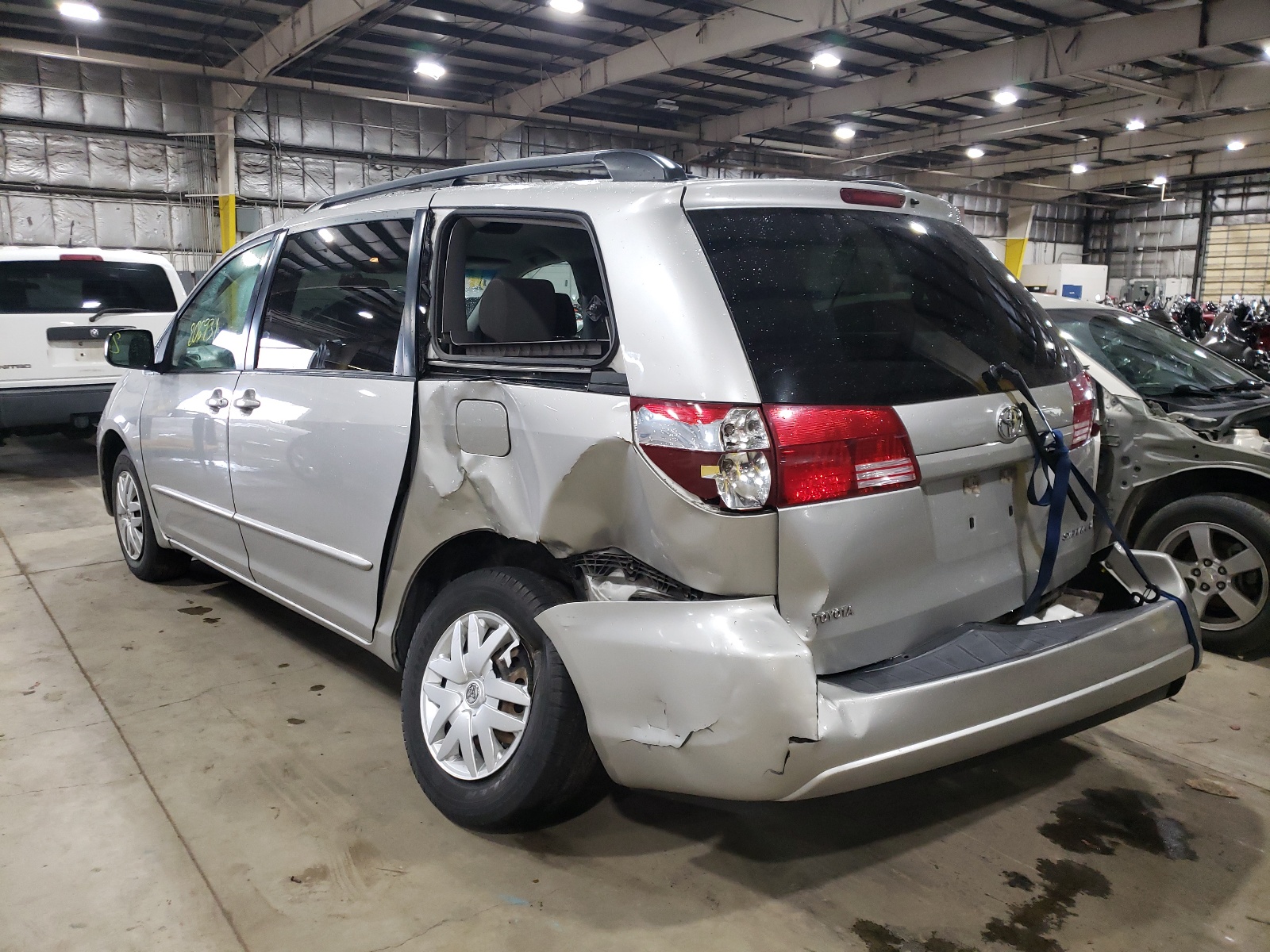 Photo 3 from auction – 2005 TOYOTA SIENNA with VIN 5TDZA23C55S350055