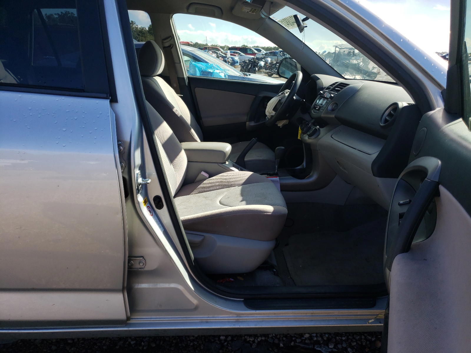 Photo 5 from auction – 2008 TOYOTA RAV4 with VIN JTMZD33V886072495