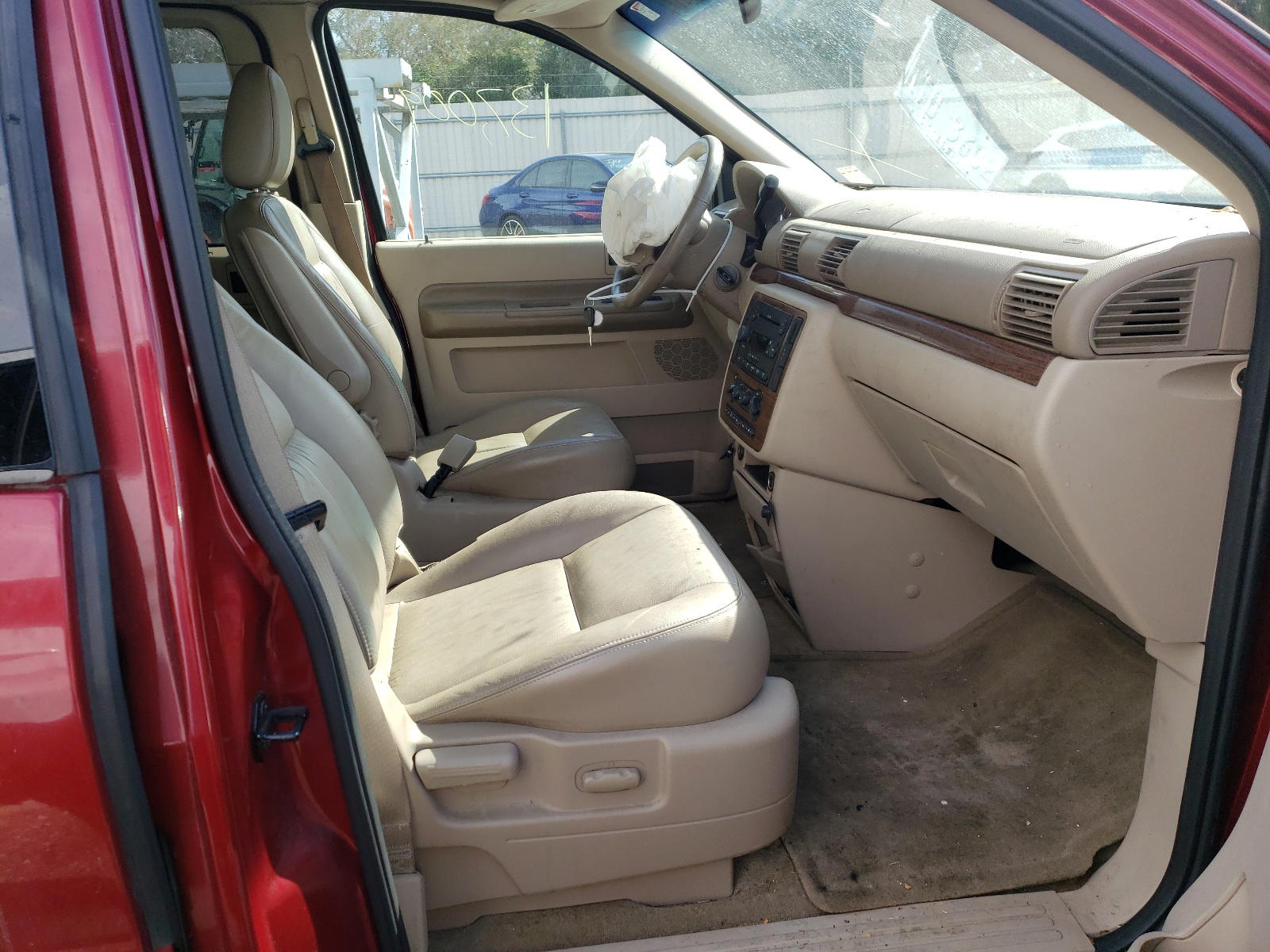 Photo 5 from auction – 2005 FORD FREESTAR S with VIN 2FMZA52265BA75223