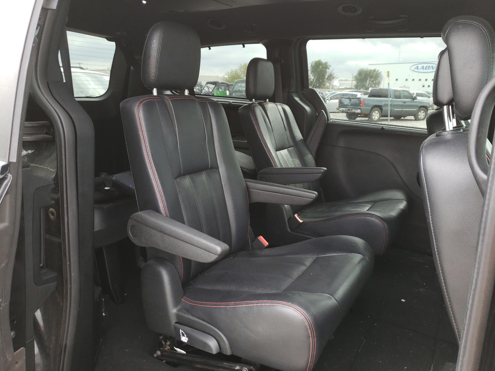 Photo 6 from auction – 2017 DODGE GRAND CARA with VIN 2C4RDGEG1HR698419