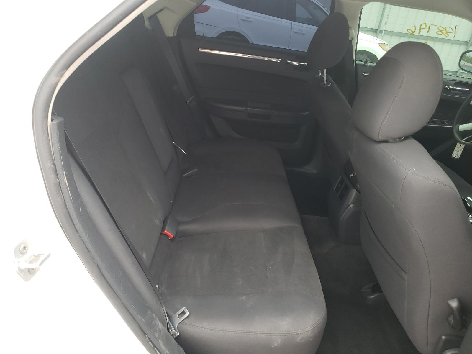 Photo 6 from auction – 2010 CHRYSLER 300 TOURIN with VIN 2C3CA4CD4AH198972