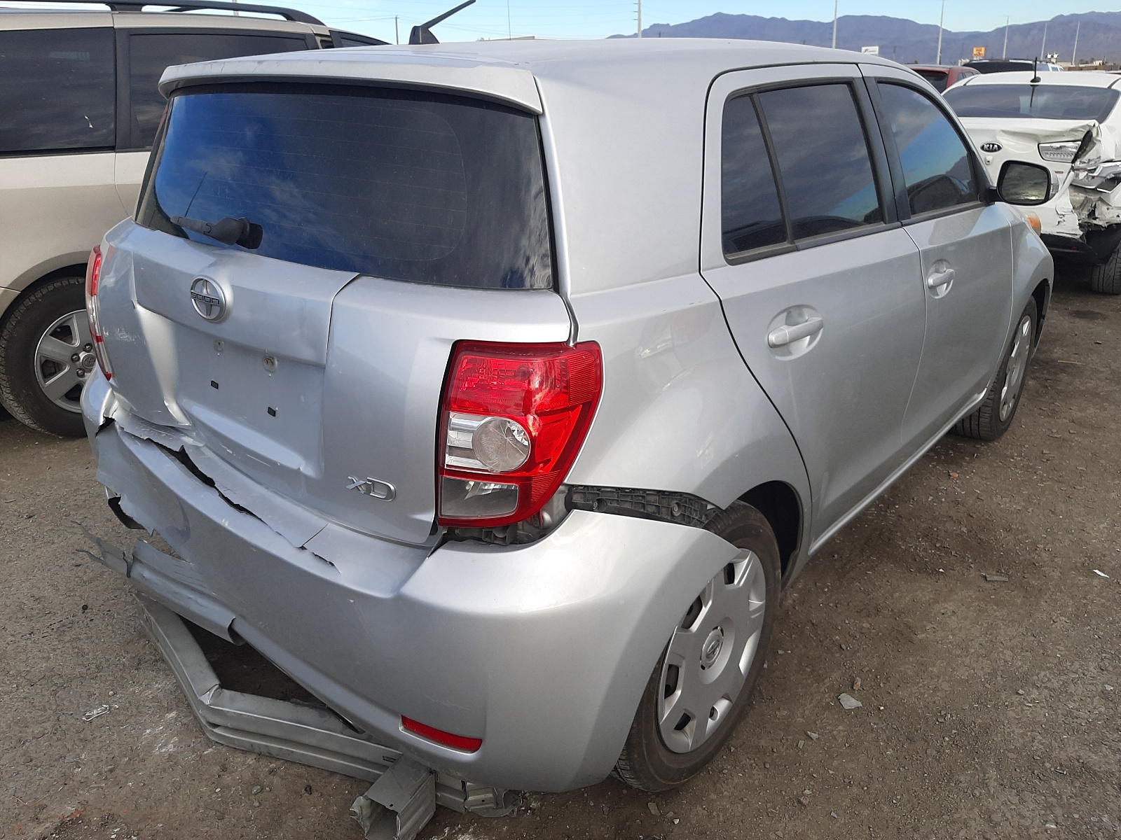 Photo 4 from auction – 2008 TOYOTA SCION XD with VIN JTKKU10478J028401