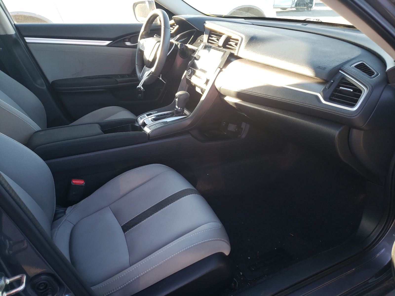 Zdjęcie 5 z aukcji – 2016 HONDA CIVIC EX z VIN 19XFC2F76GE027920