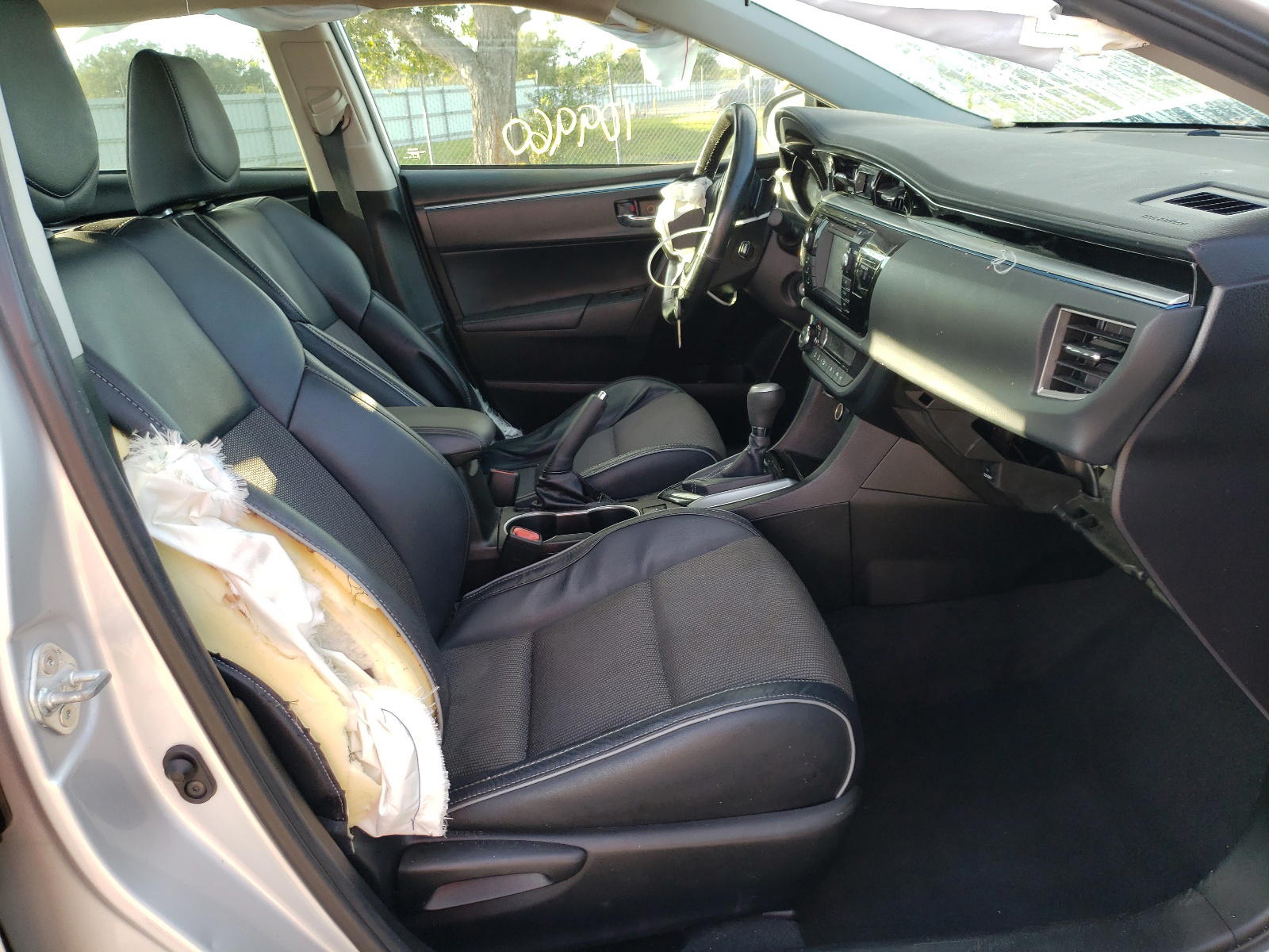 Photo 5 from auction – 2016 TOYOTA COROLLA L with VIN 5YFBURHE7GP463898