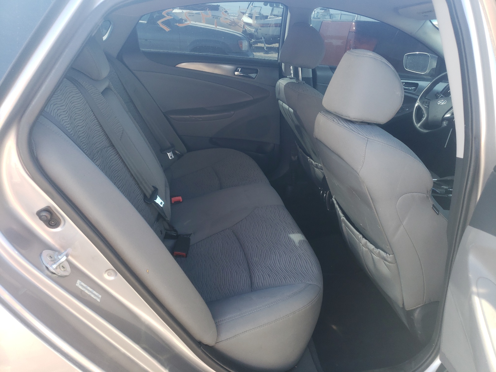 Photo 6 from auction – 2011 HYUNDAI SONATA HYB with VIN KMHEC4A45BA006665
