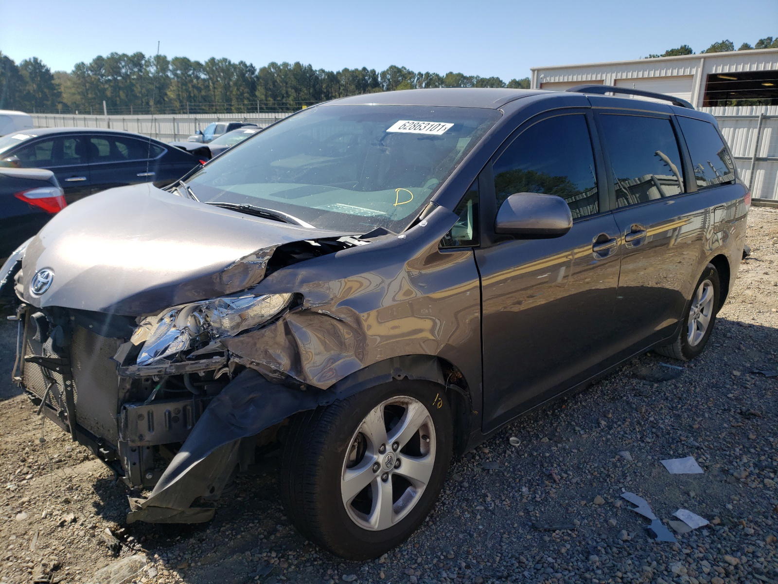 Photo 2 from auction – 2012 TOYOTA SIENNA LE with VIN 5TDKK3DC0CS216490