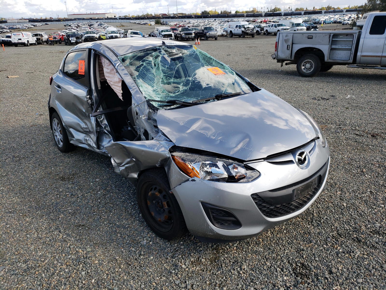 MAZDA MAZDA2 2011 with VIN JM1DE1HY6B0107107 - Photo from auction