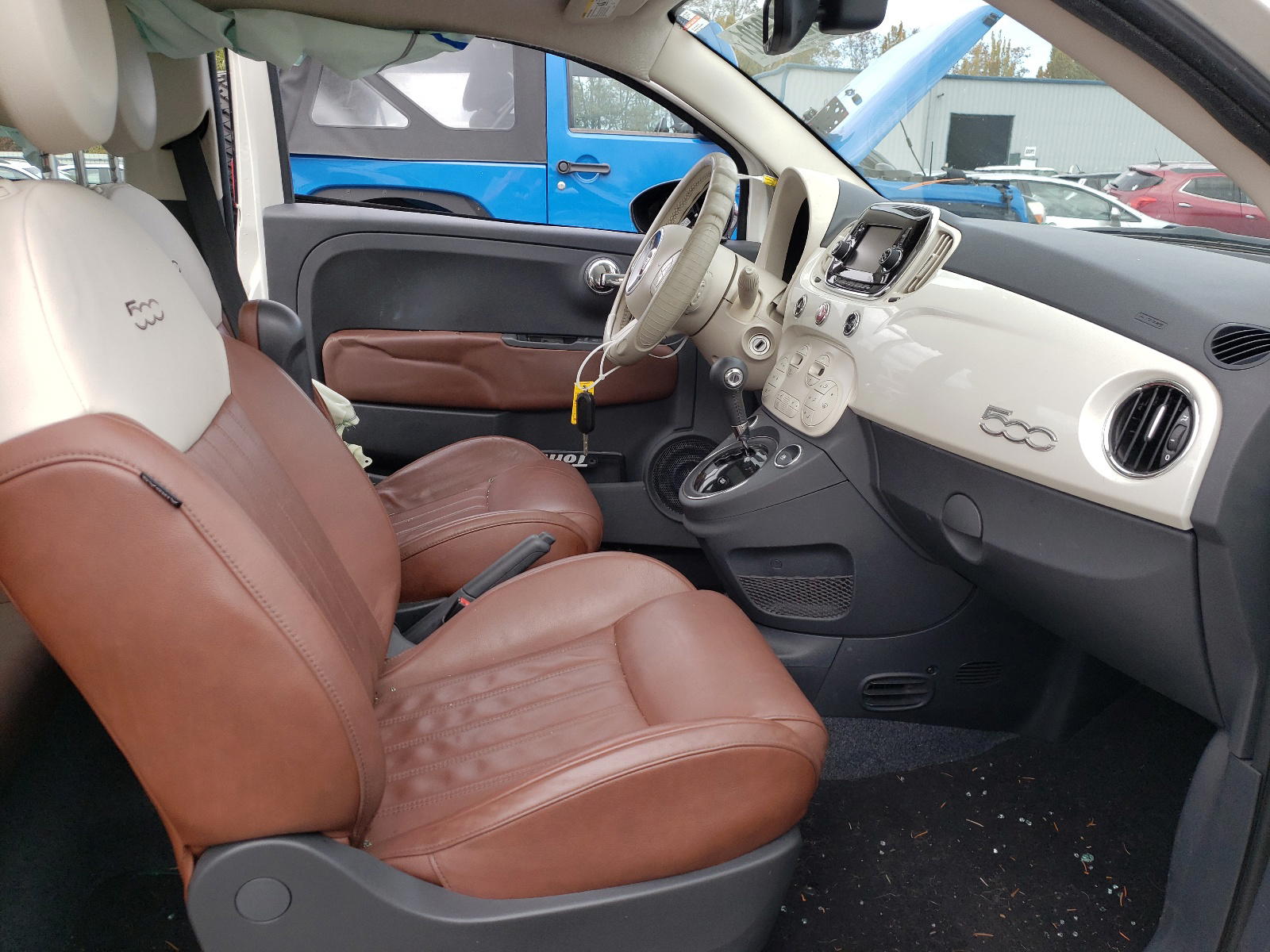 Photo 5 from auction – 2017 FIAT 500 LOUNGE with VIN 3C3CFFCR5HT704741