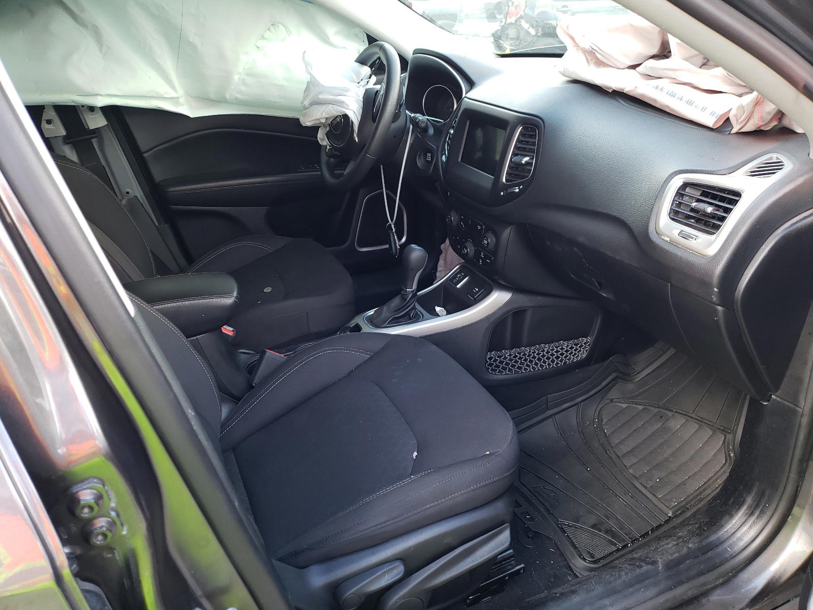 Photo 5 from auction – 2018 JEEP COMPASS SP with VIN 3C4NJCAB5JT254859