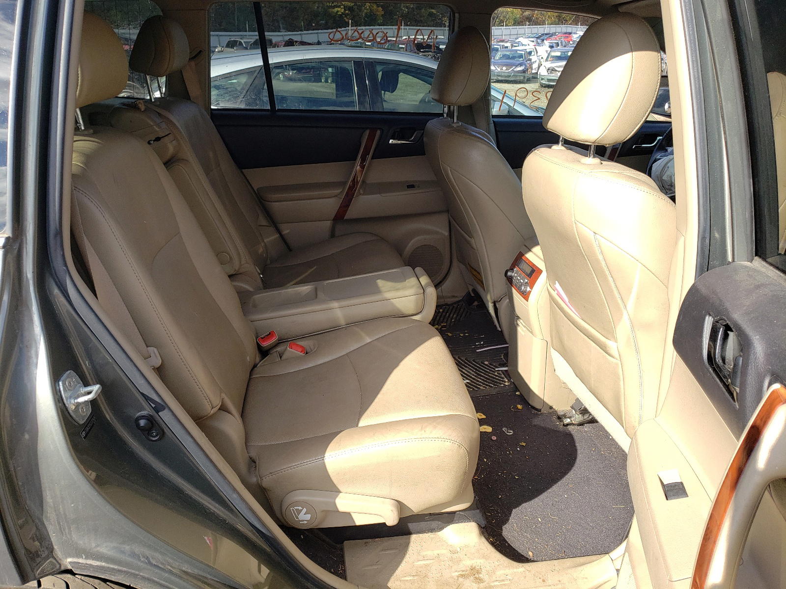 Photo 6 from auction – 2012 TOYOTA HIGHLANDER with VIN 5TDDK3EH5CS121426