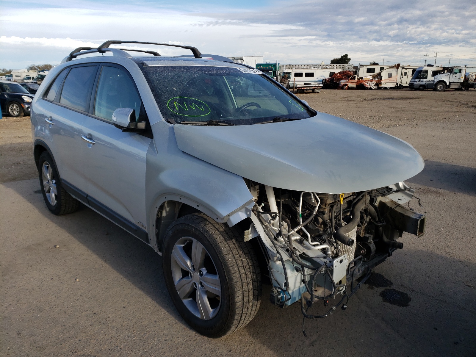 KIA SORENTO EX 2013 with VIN 5XYKUDA23DG365082 - Photo from auction