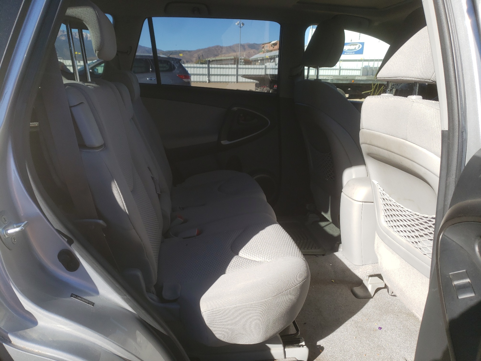 Photo 6 from auction – 2009 TOYOTA RAV4 LIMIT with VIN JTMBK34V895075331
