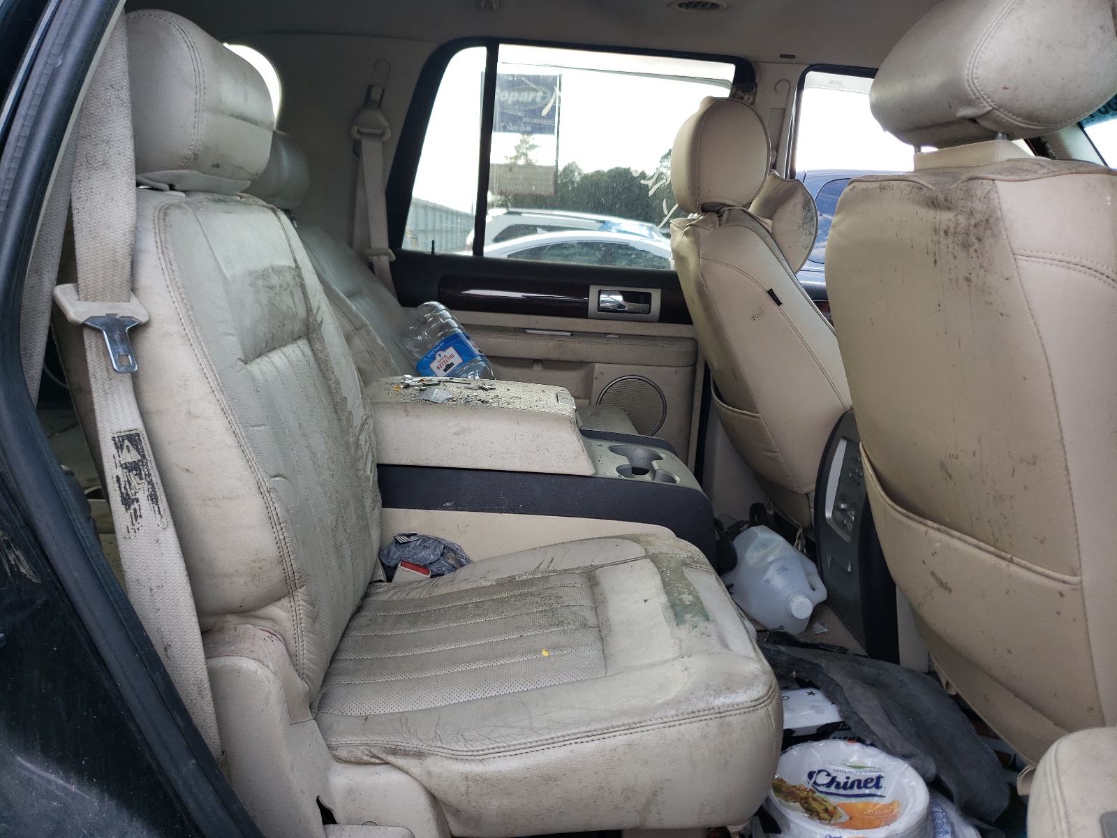Photo 6 from auction – 2003 LINCOLN NAVIGATOR with VIN 5LMFU27R43LJ07577