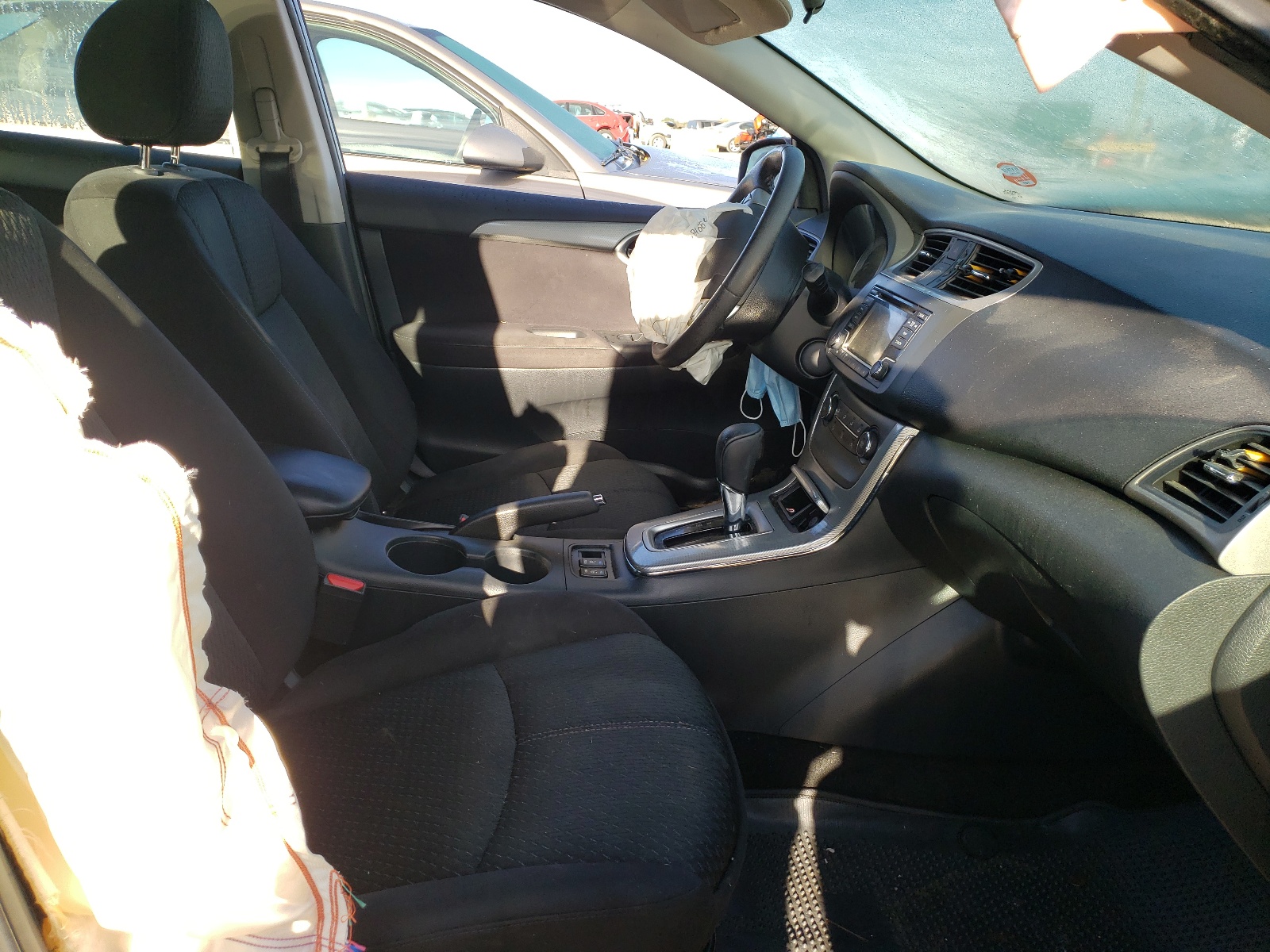 Photo 5 from auction – 2015 NISSAN SENTRA S with VIN 3N1AB7AP8FY243754