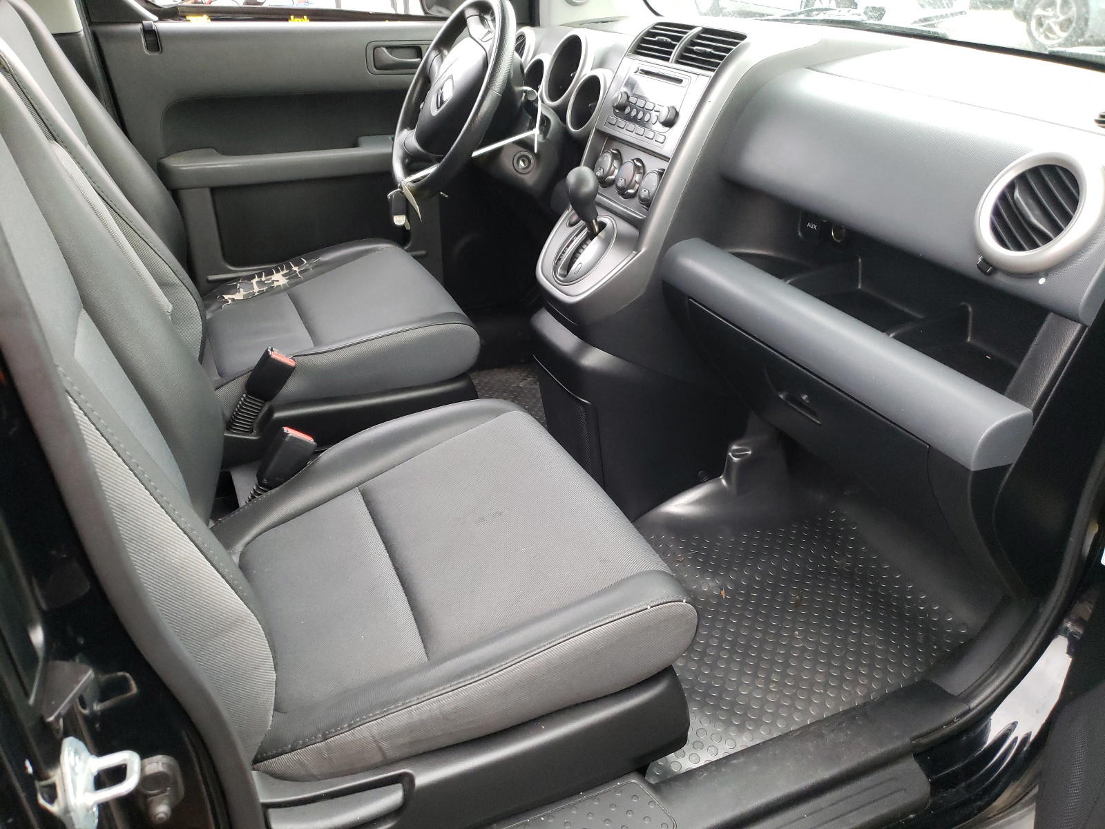 Photo 5 from auction – 2006 HONDA ELEMENT with VIN 5J6YH28646L012590