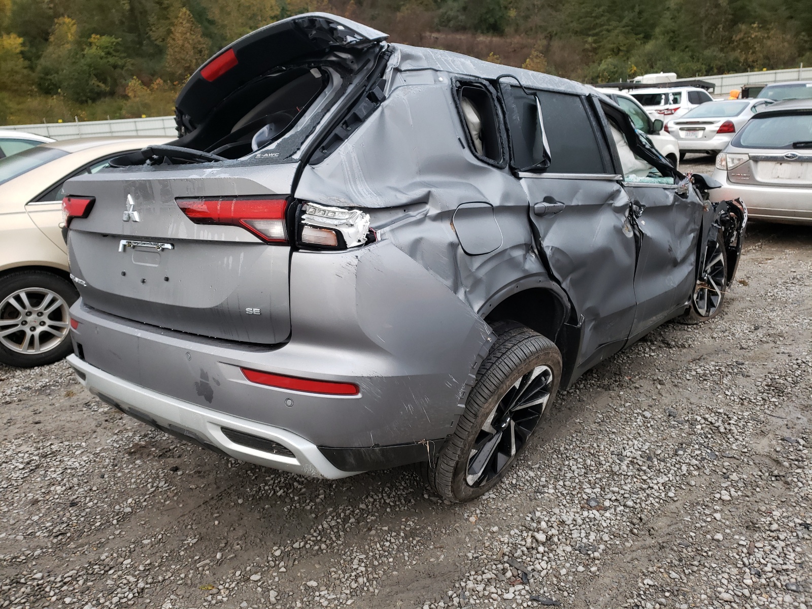Photo 4 from auction – 2022 MITSUBISHI OUTLANDER with VIN JA4J4UA84NZ032502