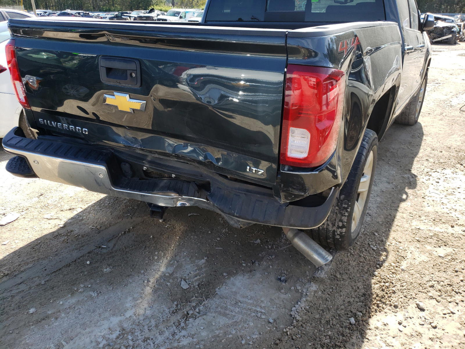 Photo 9 from auction – 2018 CHEVROLET SILVERADO with VIN 3GCUKSEC6JG556921
