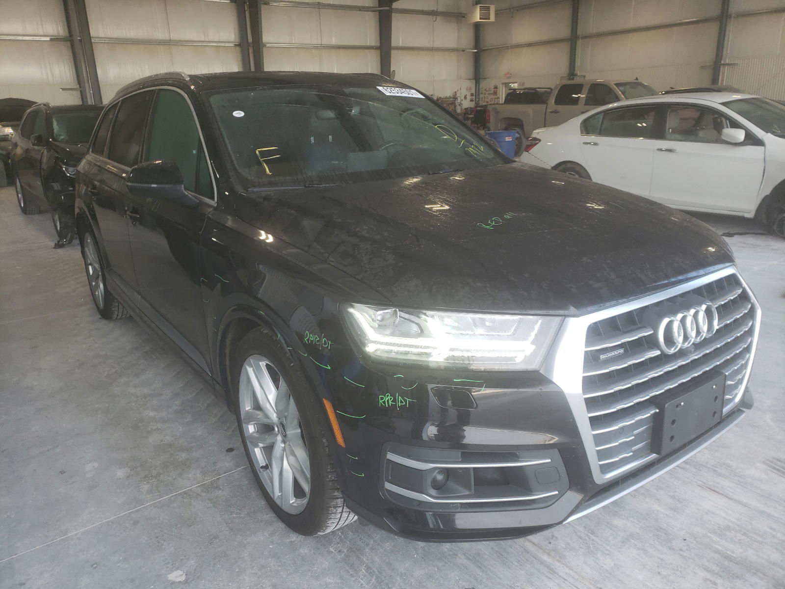 AUDI Q7 PRESTIG 2017 with VIN WA1VAAF77HD017972 - Photo from auction