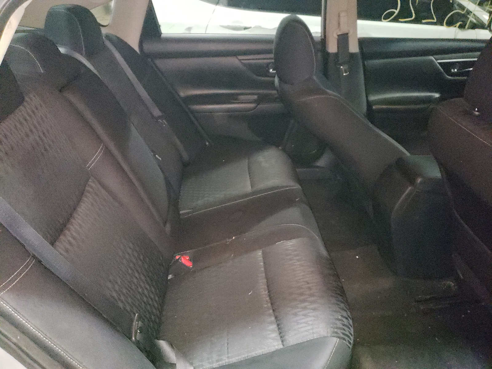 Photo 6 from auction – 2017 NISSAN ALTIMA 2.5 with VIN 1N4AL3AP8HN346701