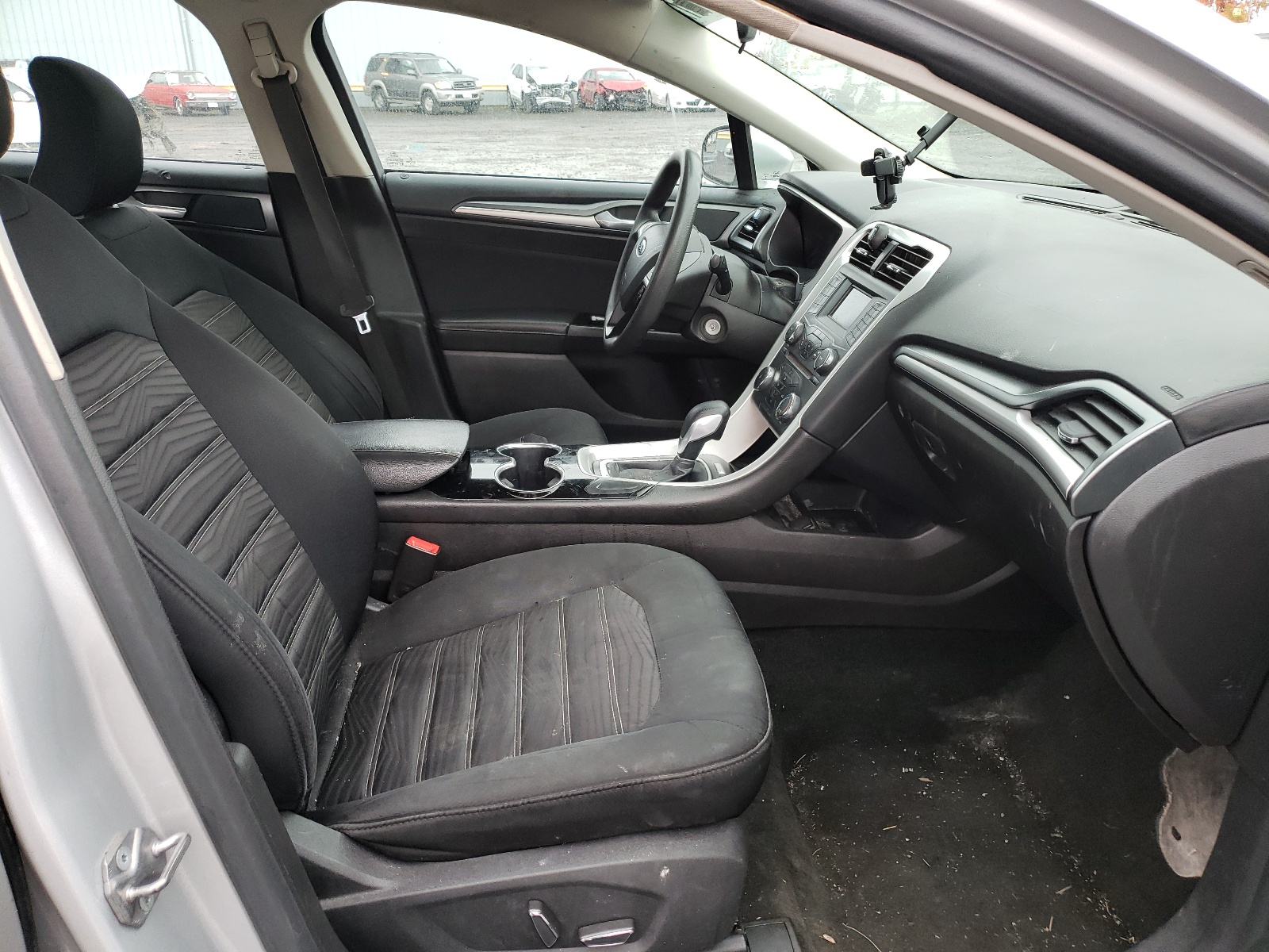 Photo 5 from auction – 2015 FORD FUSION SE with VIN 3FA6P0H76GR117864