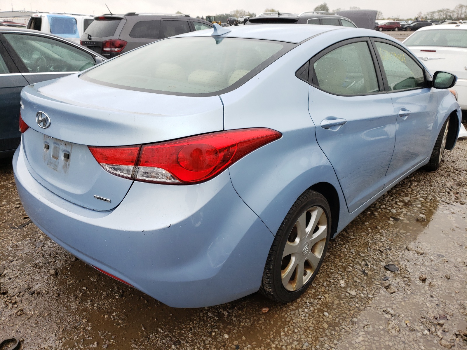 Photo 4 from auction – 2011 HYUNDAI ELANTRA GL with VIN KMHDH4AE3BU120975