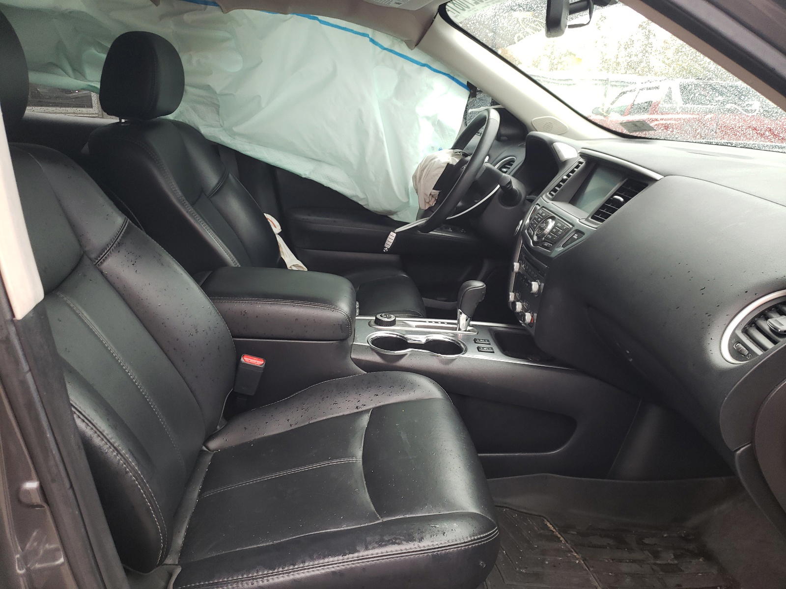 Photo 5 from auction – 2017 NISSAN PATHFINDER with VIN 5N1DR2MM2HC636621