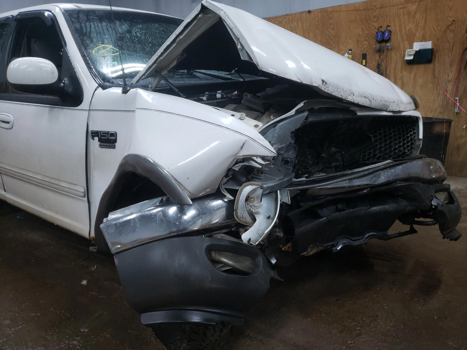 Photo 9 from auction – 2002 FORD F150 SUPER with VIN 1FTRW08LX2KD05985