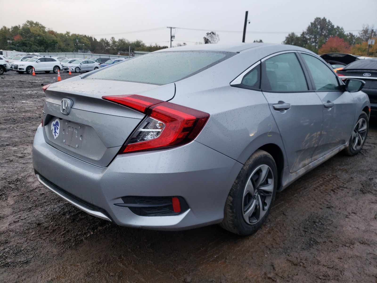 Photo 4 from auction – 2019 HONDA CIVIC LX with VIN 19XFC2F60KE200119