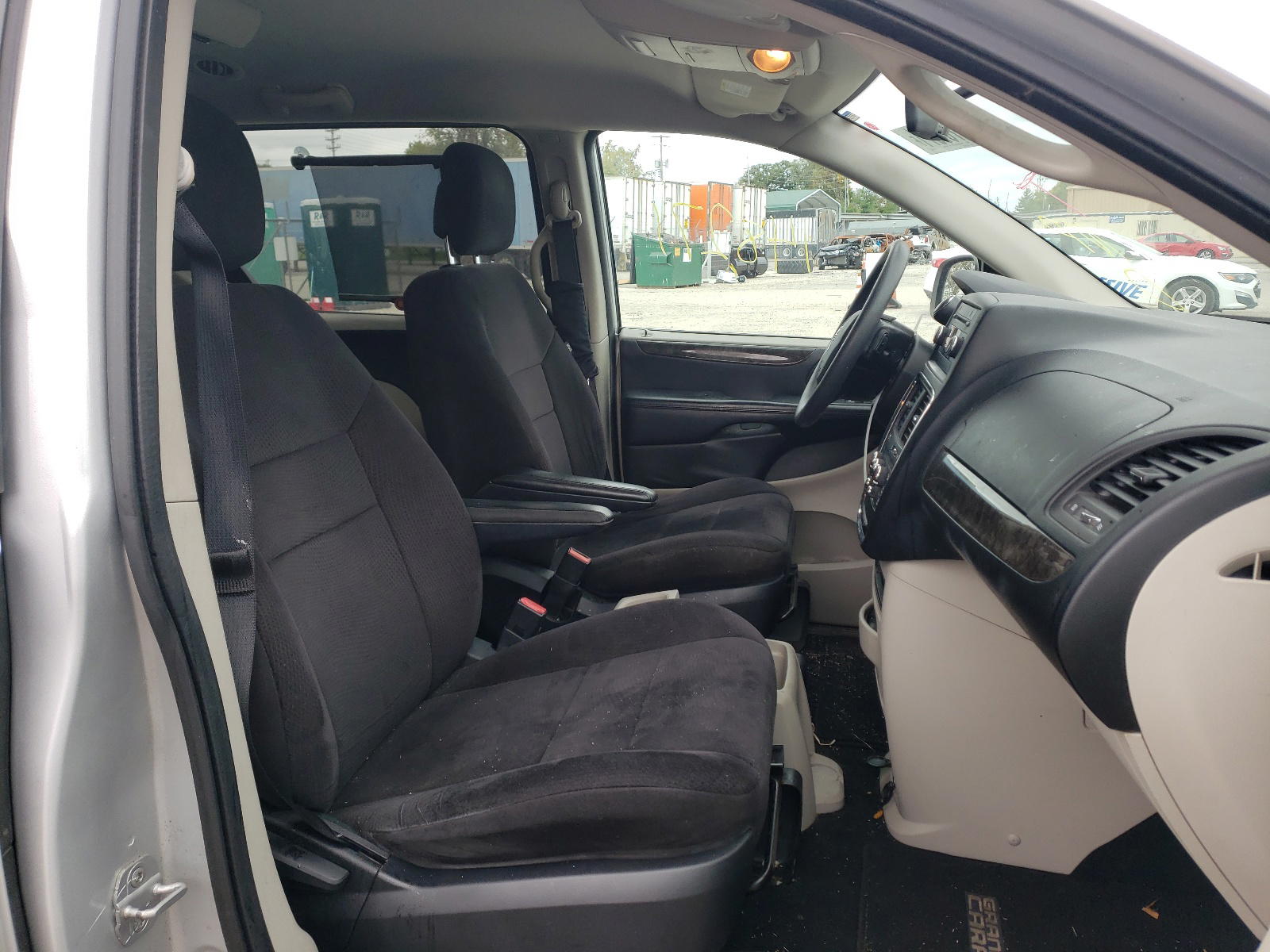 Photo 5 from auction – 2011 DODGE GRAND CARA with VIN 2D4RN4DG7BR601568